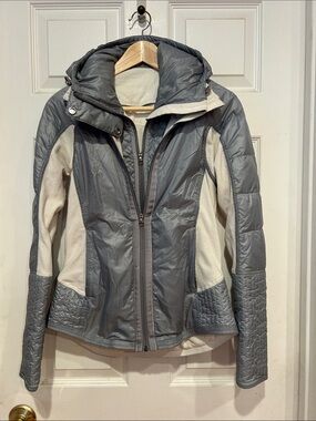lululemon athletica Two-Tone Gray and Cream Insulated Hooded Jacket